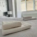 Lejlighed Sholiday Open Space Modern Cu Parcare Gratuita In *